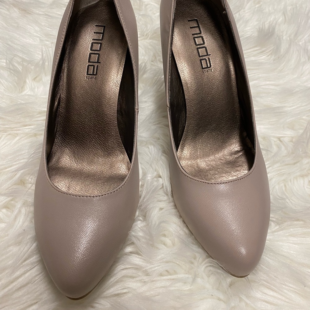Light taupe color heels